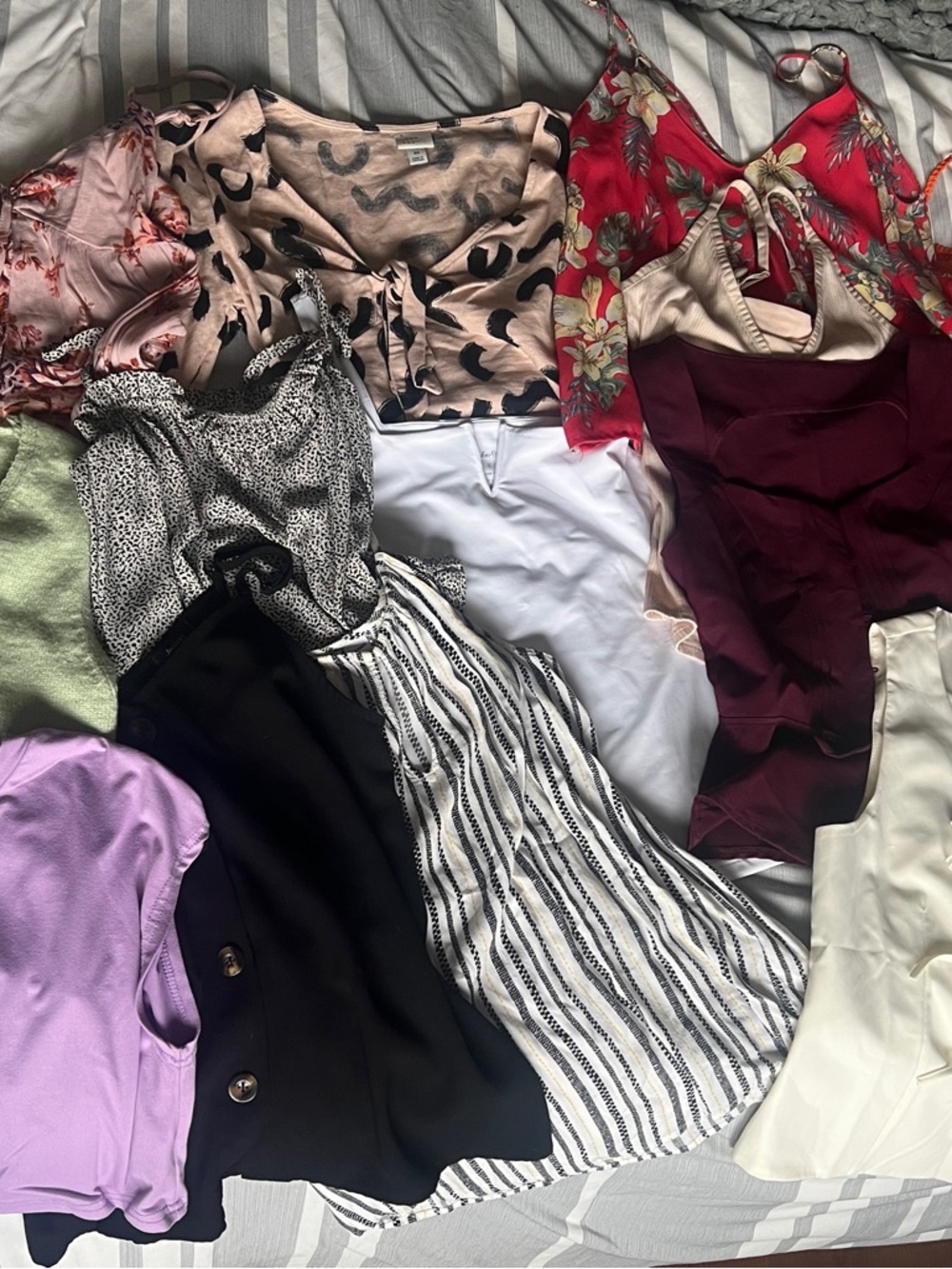 Lot of Women’s Size SM and XS Summer Tops. Gently Used.